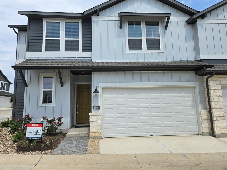 1020 Vista View Dr in Georgetown, TX - Building Photo