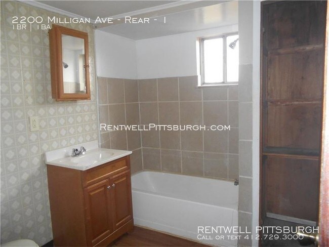 2200 Milligan Ave-Unit -1 in Pittsburgh, PA - Building Photo - Building Photo