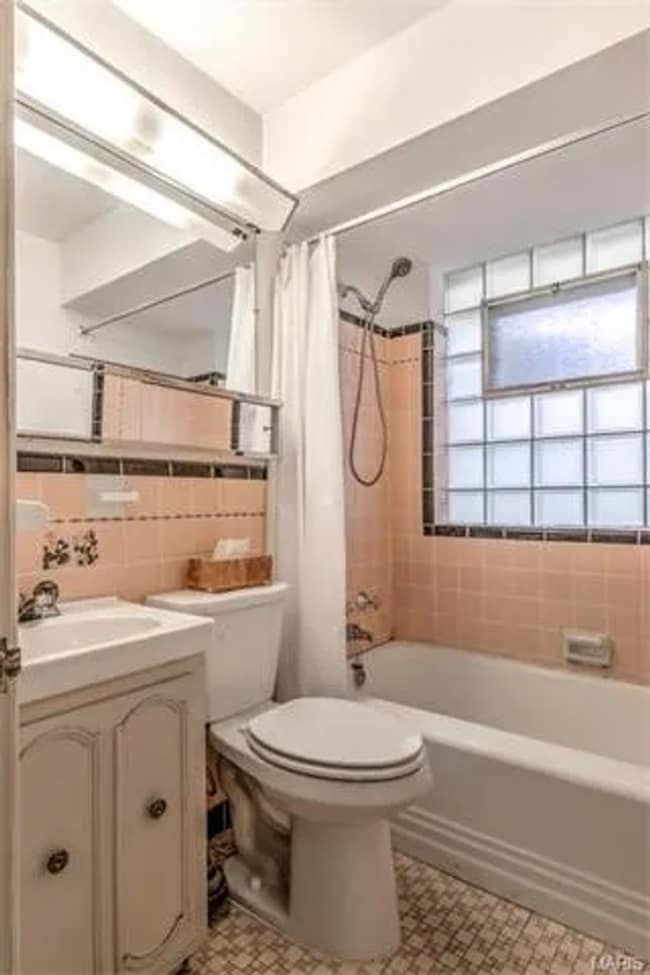 10201 Bellefontaine Rd in St. Louis, MO - Building Photo - Building Photo