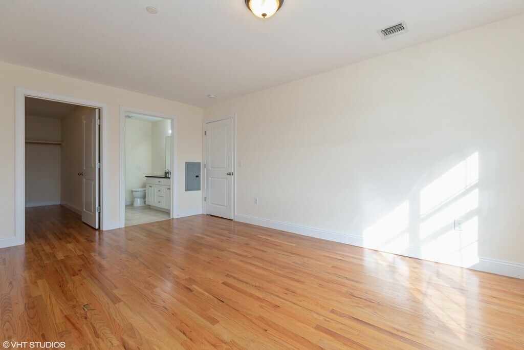 East Gate of Nutley Apartments in Nutley, NJ