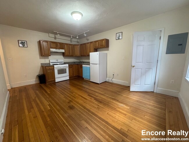 1615 Commonwealth Ave in Boston, MA - Building Photo - Building Photo