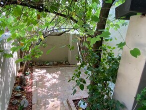 2312 W Lindner Ave in Mesa, AZ - Foto de edificio - Building Photo