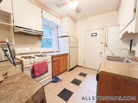 46 Park Vale Ave in Boston, MA - Building Photo