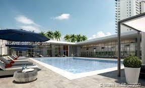 15051 Royal Oaks Ln in North Miami, FL - Building Photo - Building Photo