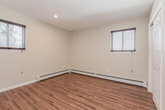 15 Danville Dr in Greenlawn, NY - Building Photo - Building Photo
