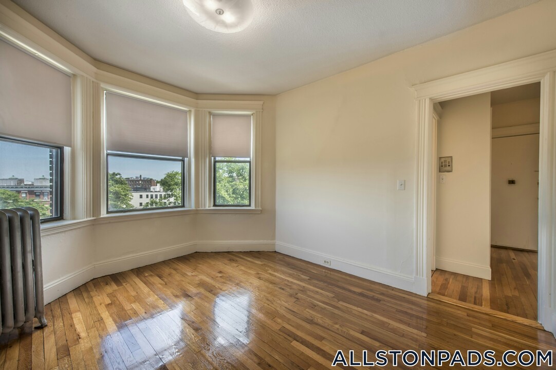 1144 Commonwealth Ave in Boston, MA - Building Photo