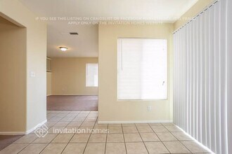 7009 Glass Slipper Ct in Las Vegas, NV - Foto de edificio - Building Photo