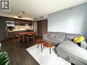 68 Smithe St in Vancouver, BC - Building Photo - Building Photo