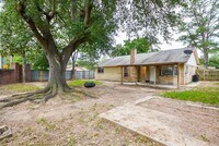 19402 Leafwood Ln photo'