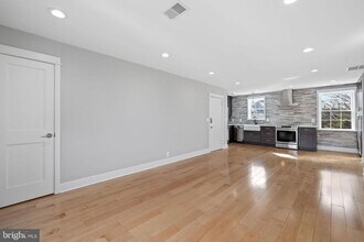 3476 S Utah St, Unit B2 in Arlington, VA - Foto de edificio - Building Photo