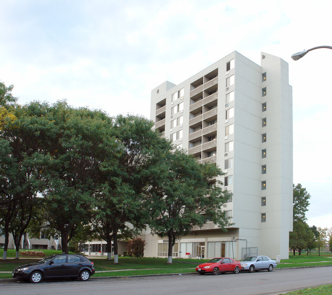 St. Simon's Terrace in Rochester, NY - Foto de edificio - Building Photo