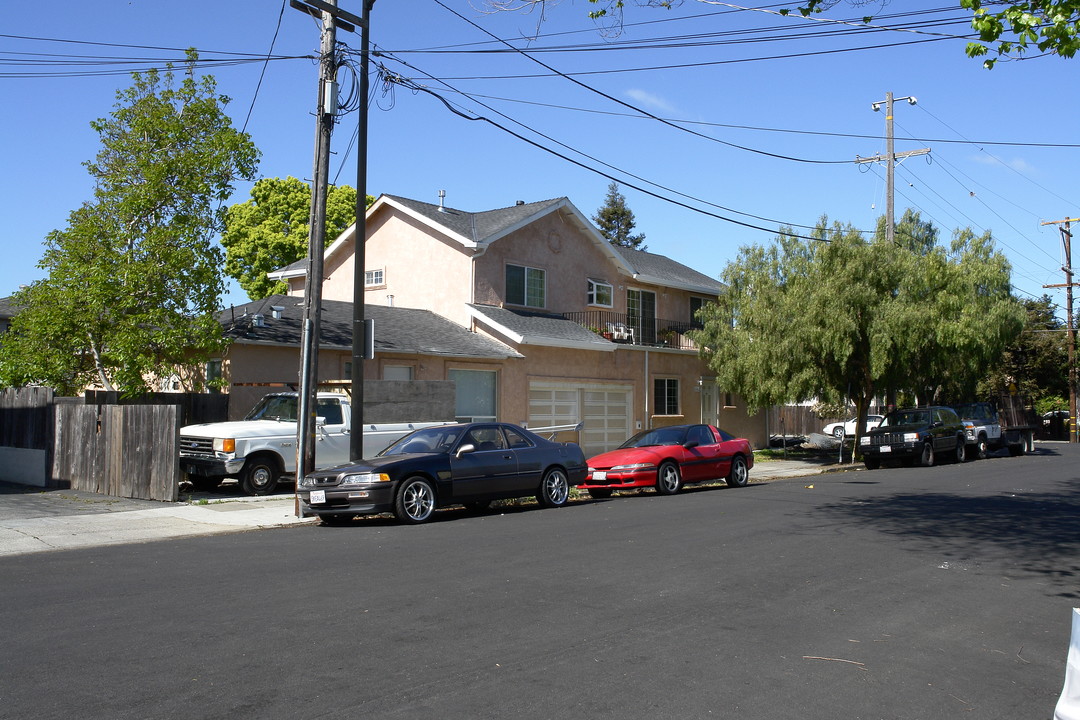 602 Heller St in Redwood City, CA - Building Photo