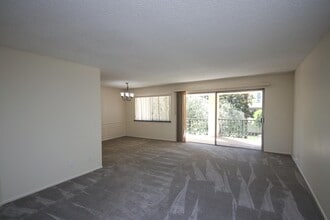420 S Madison Ave, Unit 217 in Pasadena, CA - Building Photo - Building Photo