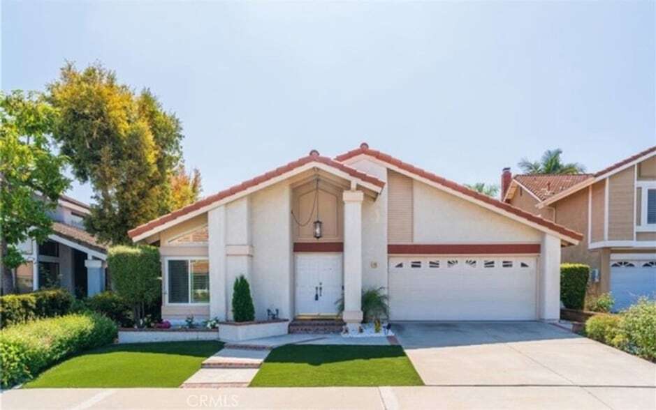 17 Kara E in Irvine, CA - Building Photo