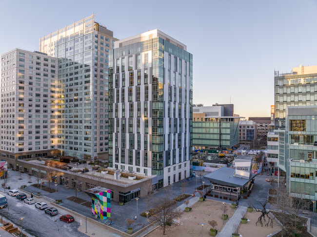 Watermark Kendall East in Cambridge, MA - Foto de edificio - Building Photo