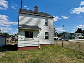 323 Belden Ave SE in Canton, OH - Building Photo - Building Photo