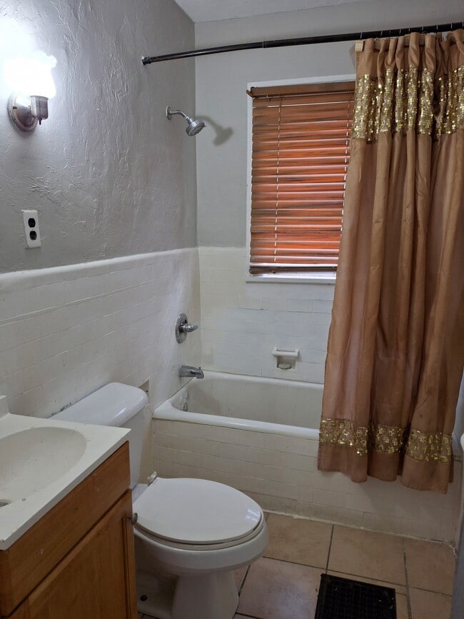 2308 Pitt St in Anderson, IN - Building Photo - Building Photo