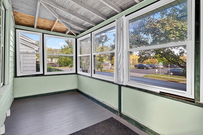 727 W Court St in Ithaca, NY - Building Photo - Building Photo