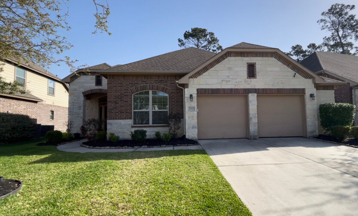 12643 Jamestown Crossing Ln in Humble, TX - Building Photo