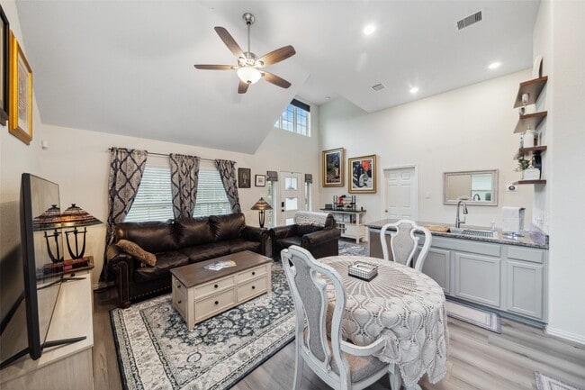 257 N Lynx Trail in Montgomery, TX - Building Photo - Building Photo