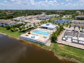 4551 Arboretum Cir, Unit 202 in Naples, FL - Building Photo