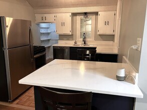 6550 W Ebinger Dr, Unit 2 in Niles, IL - Building Photo - Building Photo