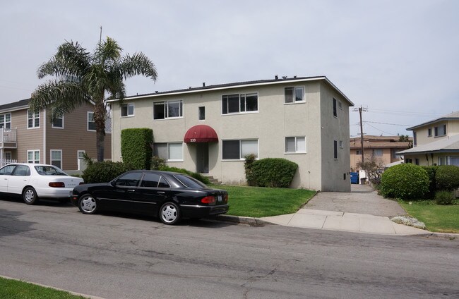 233 Calle Miramar in Redondo Beach, CA - Building Photo - Building Photo