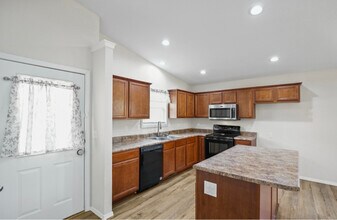 330 Eagle Dr in Forsyth, MO - Building Photo - Building Photo