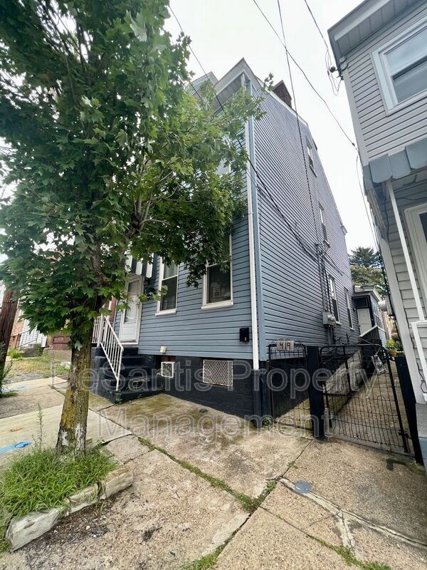 419 Taylor St in Pittsburgh, PA - Building Photo - Building Photo