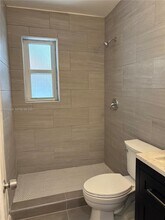 6855 NE 5th Ave in Miami, FL - Building Photo - Building Photo