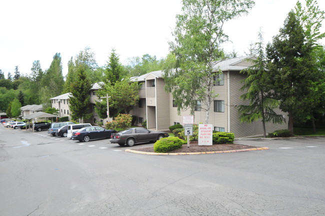 The Salish Place Apartments in Des Moines, WA - Building Photo - Building Photo