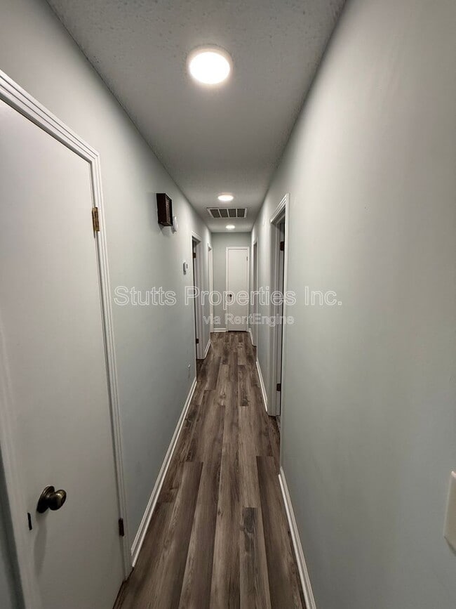 property at 913 Waverly Ave