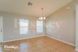 2409 NW 9th Ave in Cape Coral, FL - Foto de edificio - Building Photo