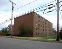 Grovewood Manor in Youngstown, OH - Building Photo - Building Photo