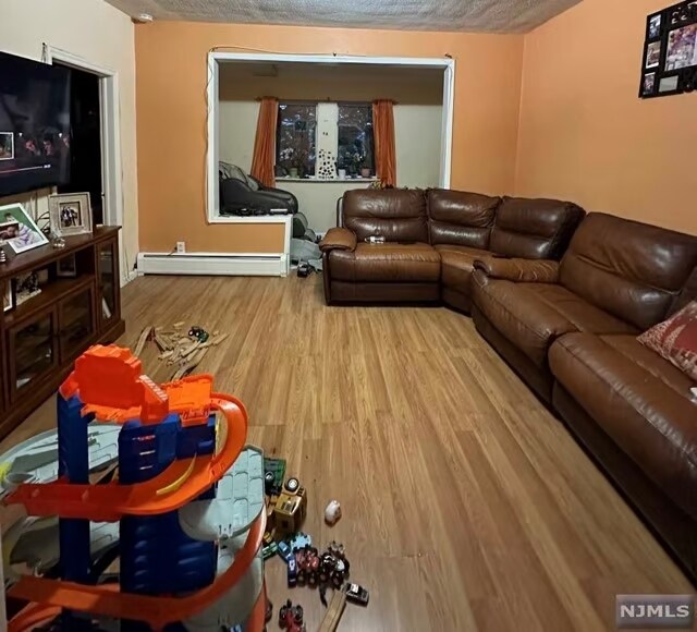 823 Jackson Ave Apartments and Nearby Elizabeth Apartments For Rent