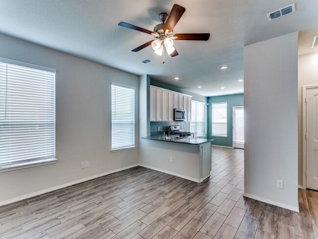 2804 Bursera Ln in Fort Worth, TX - Foto de edificio - Building Photo