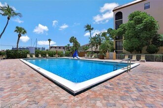 1011 Anglers Cove in Marco Island, FL - Building Photo - Building Photo