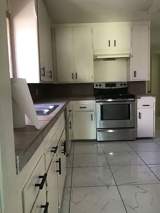 property at 817-817 1/2 Olive St