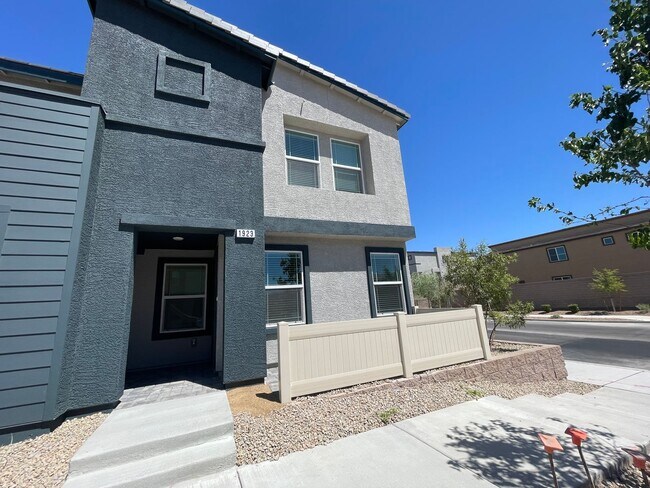 property at 1923 Stanza Vis St