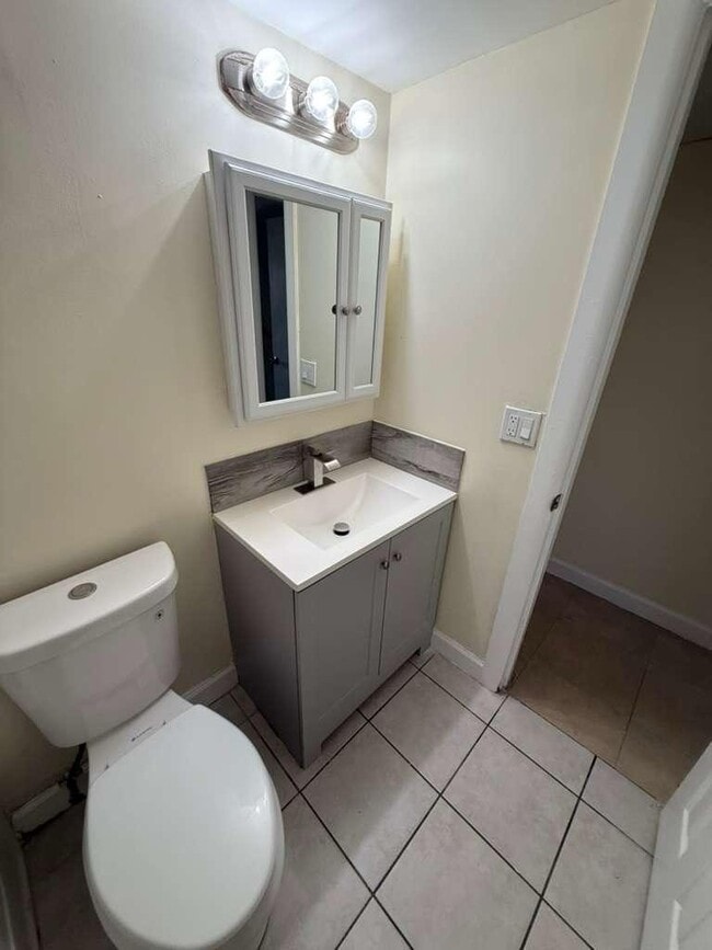 property at 1505 Crescent Cir