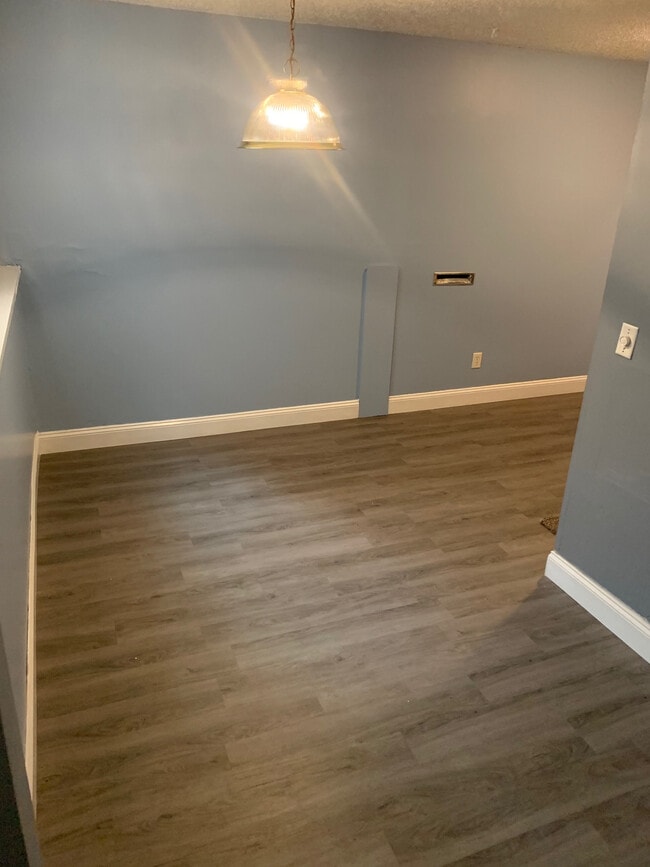 425 W Lawrence Ave-Unit -1 in Springfield, IL - Building Photo - Building Photo