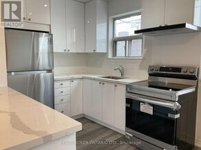 2209 Gerrard St E in Toronto, ON - Building Photo - Building Photo