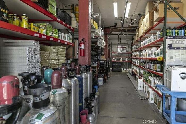 10615 San Fernando Rd in Los Angeles, CA - Building Photo - Building Photo