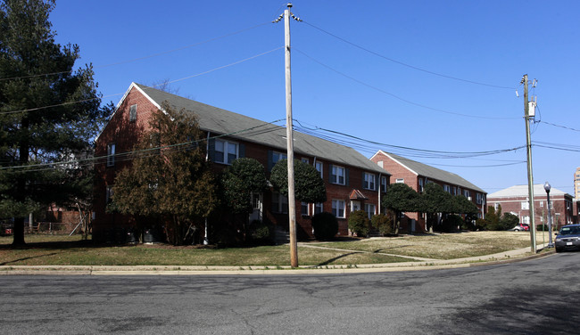 617-619 Monroe St in Arlington, VA - Building Photo - Building Photo