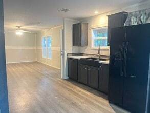 2243 Limerick Rd in Midway, GA - Foto de edificio - Building Photo