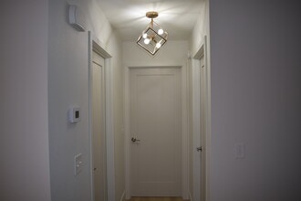 6587 Rolling Hills Dr in Rhinelander, WI - Foto de edificio - Building Photo