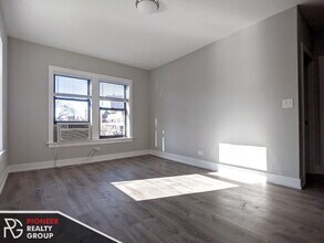 711 W Brompton Ave, Unit 701-05 in Chicago, IL - Foto de edificio - Building Photo