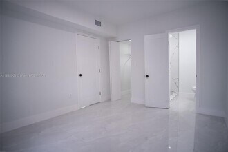 2227 SW 17th St in Miami, FL - Foto de edificio - Building Photo