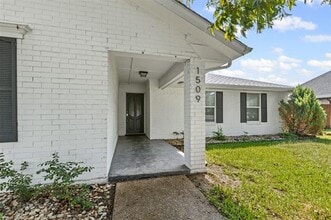 1509 Surry Pl Dr in Cleburne, TX - Building Photo - Building Photo