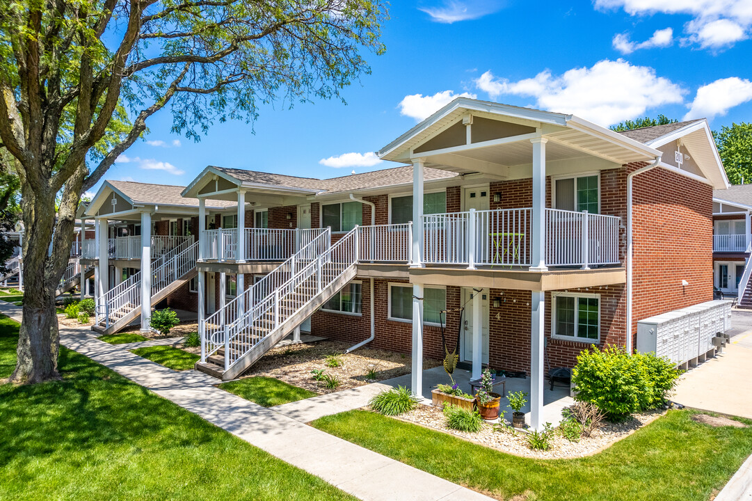 River Ridge Place in Coralville, IA - Building Photo